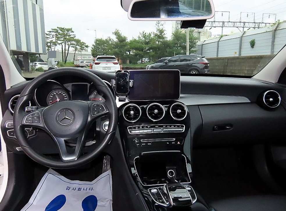 벤츠 C 클래스 C220 d 아방가르드 사진 7