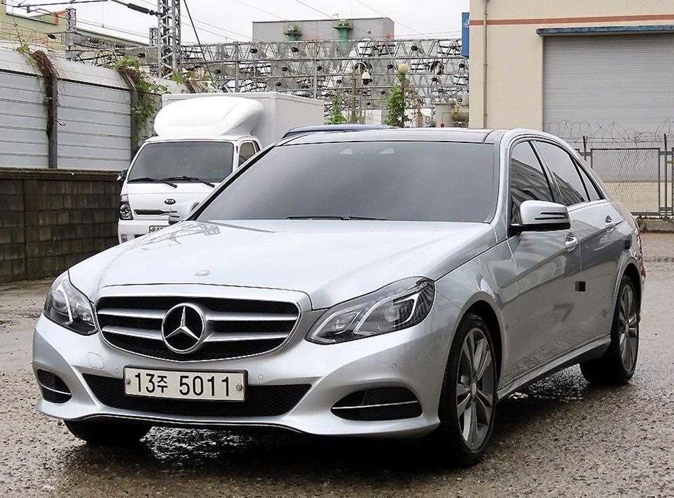 벤츠 E 클래스 E300 4MATIC 아방가르드 사진 2