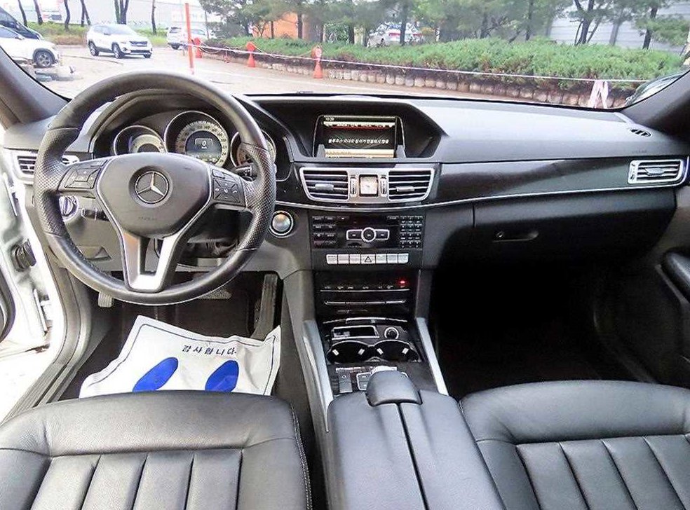 벤츠 E 클래스 E300 4MATIC 아방가르드 사진 7