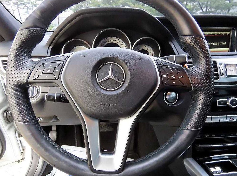 벤츠 E 클래스 E300 4MATIC 아방가르드 사진 8