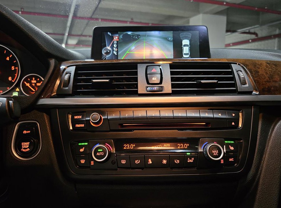 BMW 3시리즈 320d 사진 14