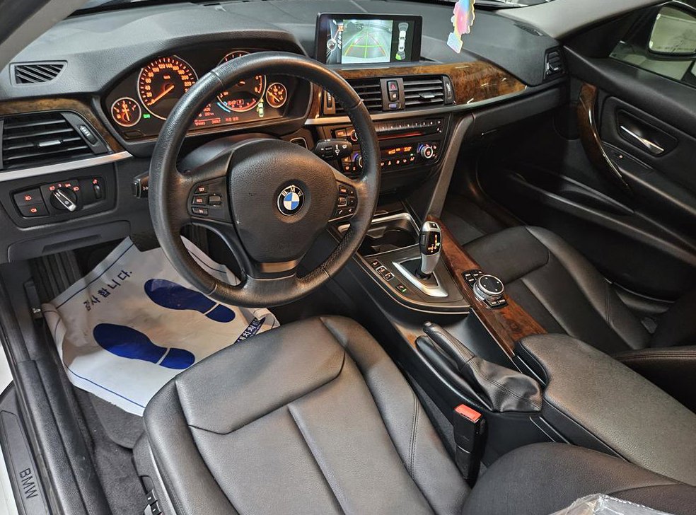 BMW 3시리즈 320d 사진 6