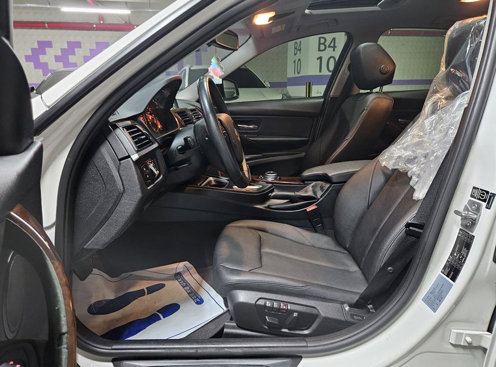 BMW 3시리즈 320d 사진 7
