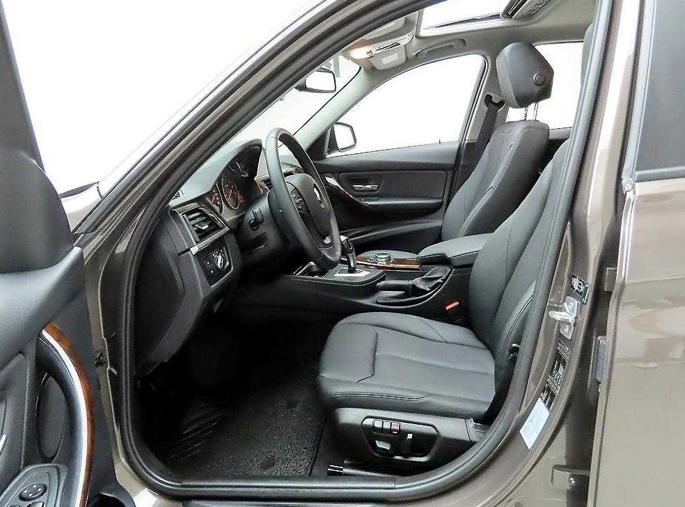 BMW 3시리즈 320i 사진 13