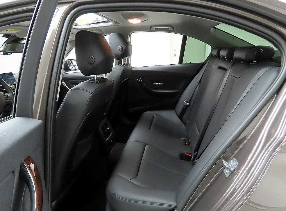 BMW 3시리즈 320i 사진 14