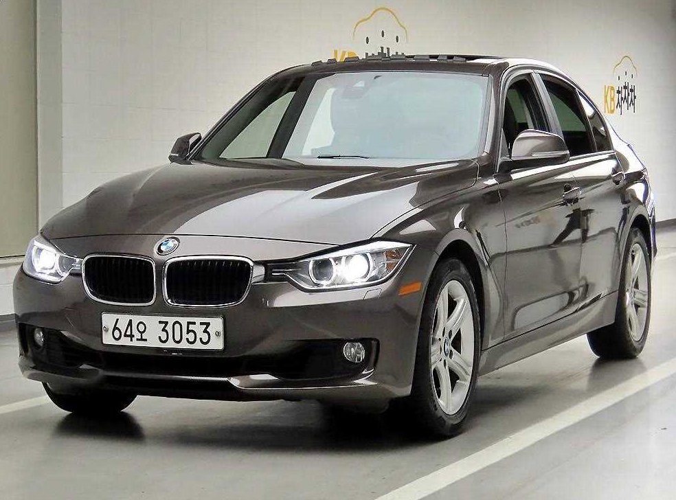 BMW 3시리즈 320i 사진 2