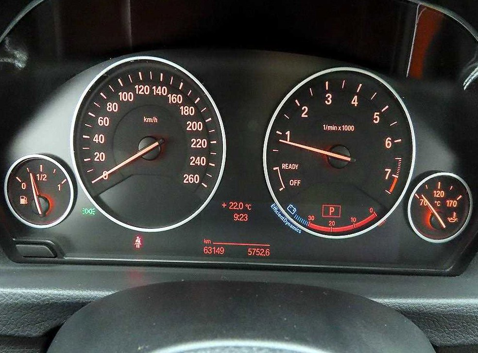 BMW 3시리즈 320i 사진 6