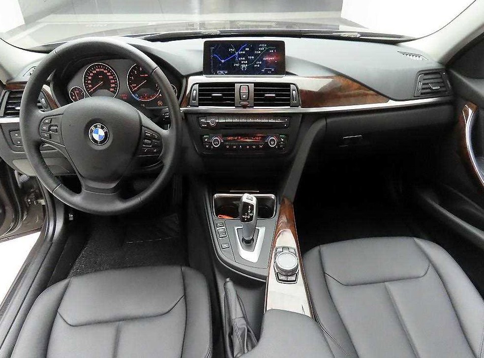BMW 3시리즈 320i 사진 8