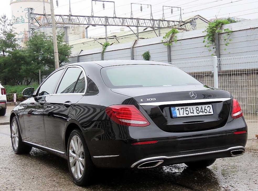 벤츠 E 클래스 E300 익스클루시브 사진 3