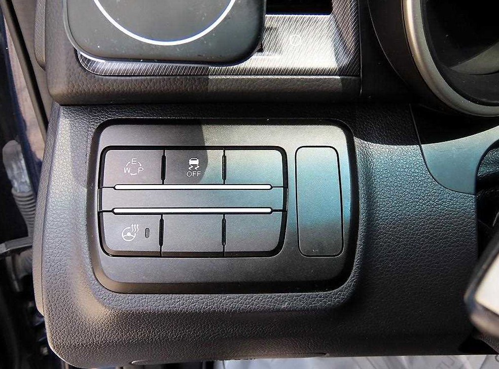 KG모빌리티(쌍용)  티볼리 가솔린 2WD 1.6 LX 사진 12