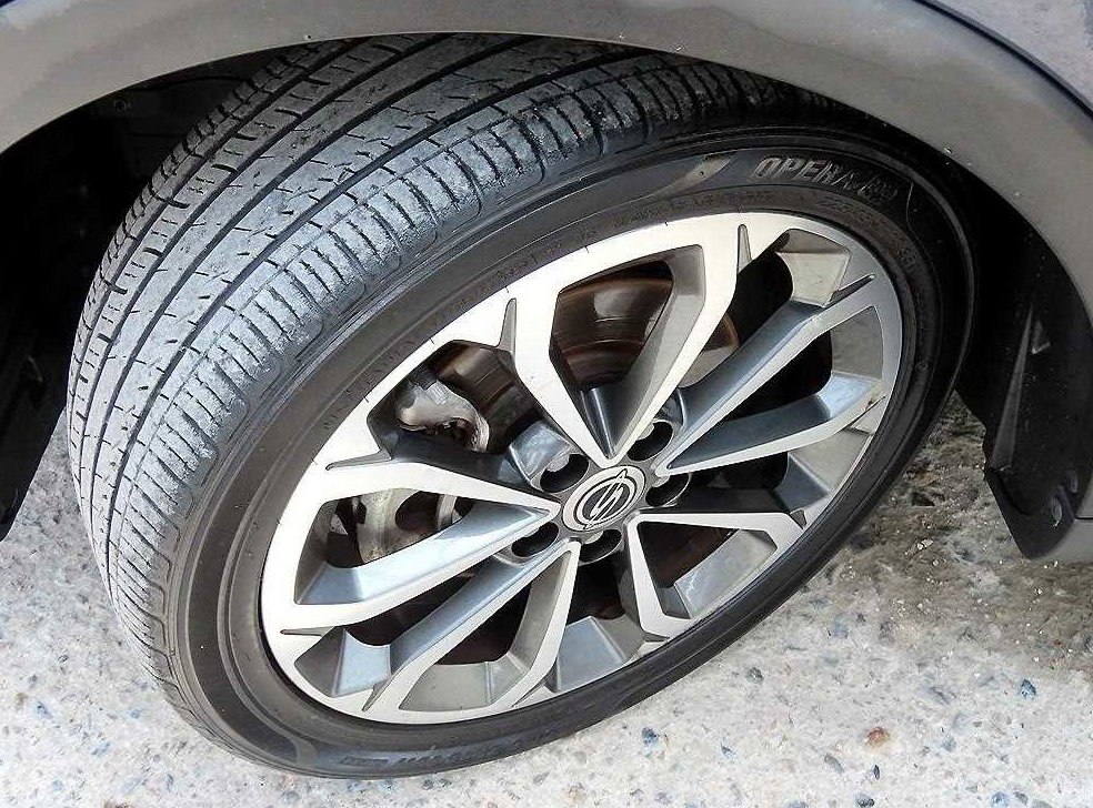 KG모빌리티(쌍용)  티볼리 가솔린 2WD 1.6 LX 사진 19