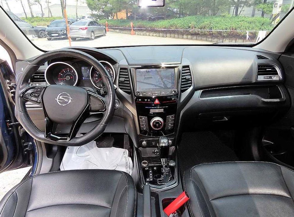 KG모빌리티(쌍용)  티볼리 가솔린 2WD 1.6 LX 사진 7