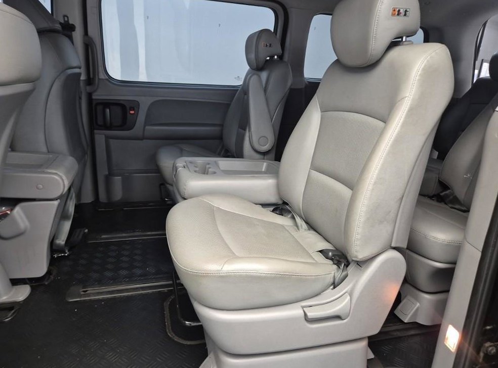 현대 스타렉스 2WD 웨건 12인승 사진 12