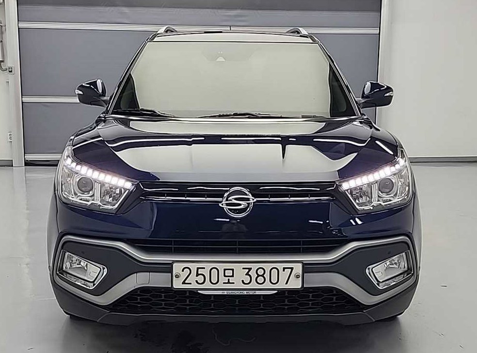 KG모빌리티(쌍용)  티볼리 2WD 디젤 1.6 RX 사진 2