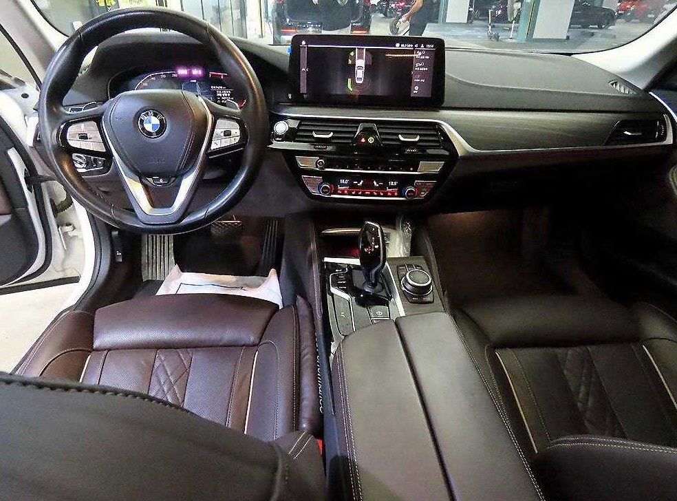 BMW 5시리즈 530i 럭셔리 사진 10