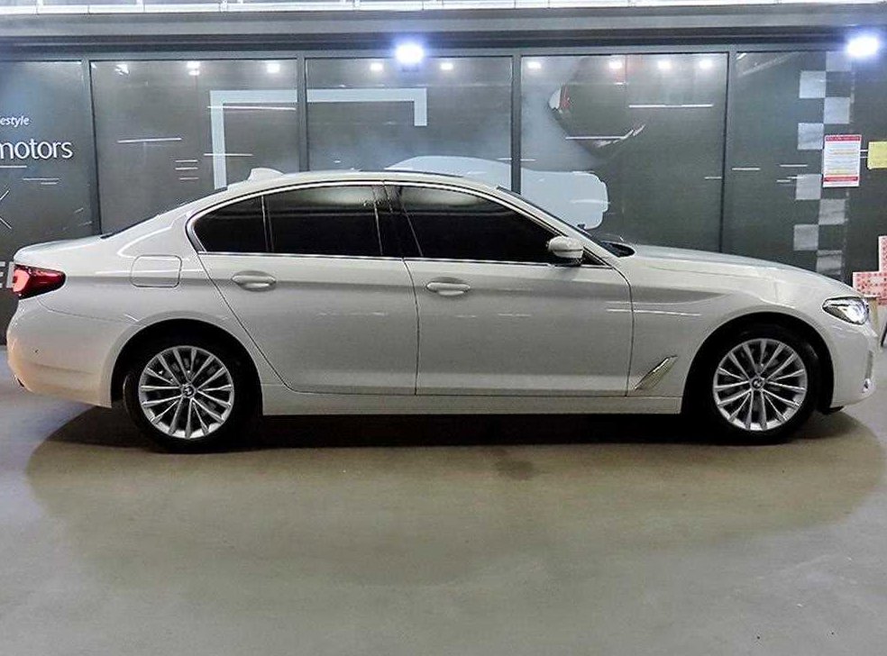 BMW 5시리즈 530i 럭셔리 사진 3