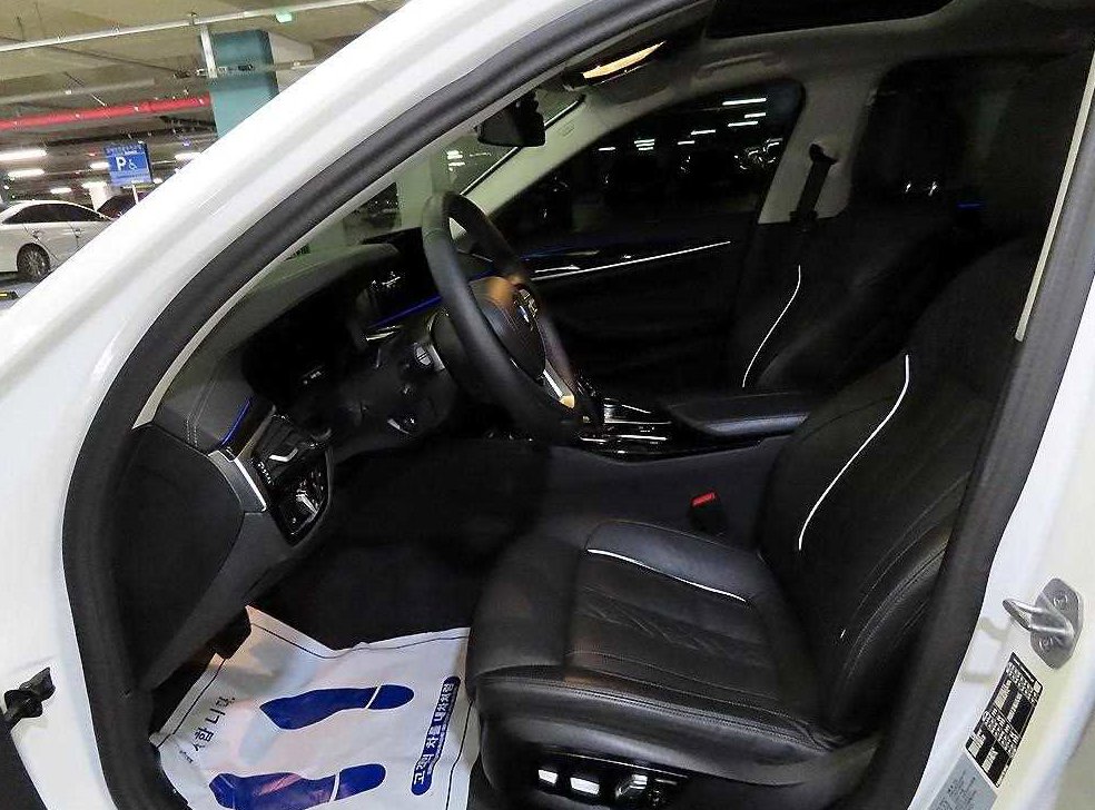 BMW 5시리즈 523d 럭셔리 사진 6