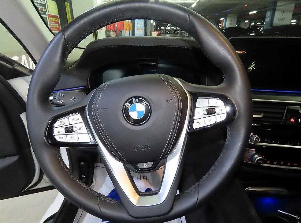 BMW 5시리즈 523d 럭셔리 사진 8