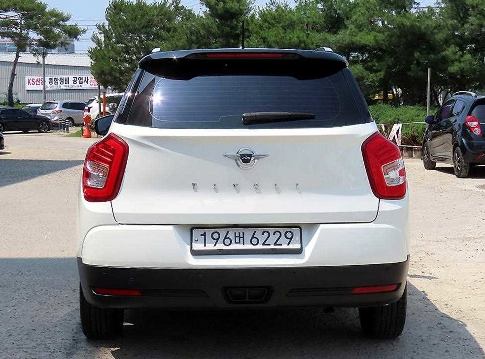 KG모빌리티(쌍용)  티볼리 2WD 디젤 1.6 IX 사진 4