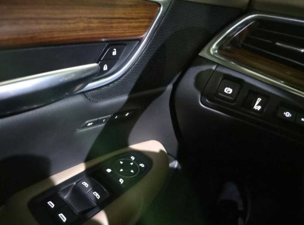 캐딜락 XT5 3.6 플래티넘 AWD 사진 13