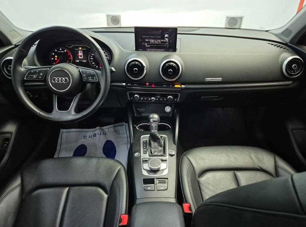 아우디 A3 40 TFSI 사진 7