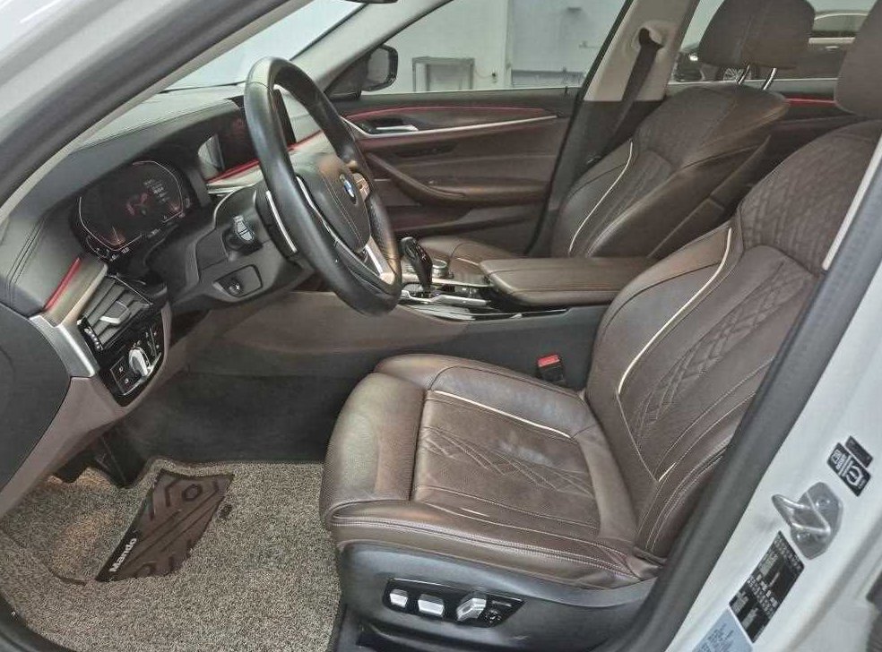 BMW 5시리즈 530i 럭셔리 플러스 사진 11