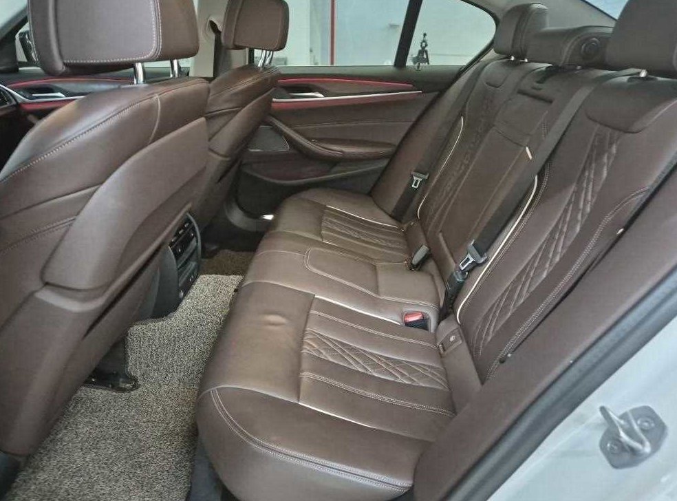 BMW 5시리즈 530i 럭셔리 플러스 사진 12