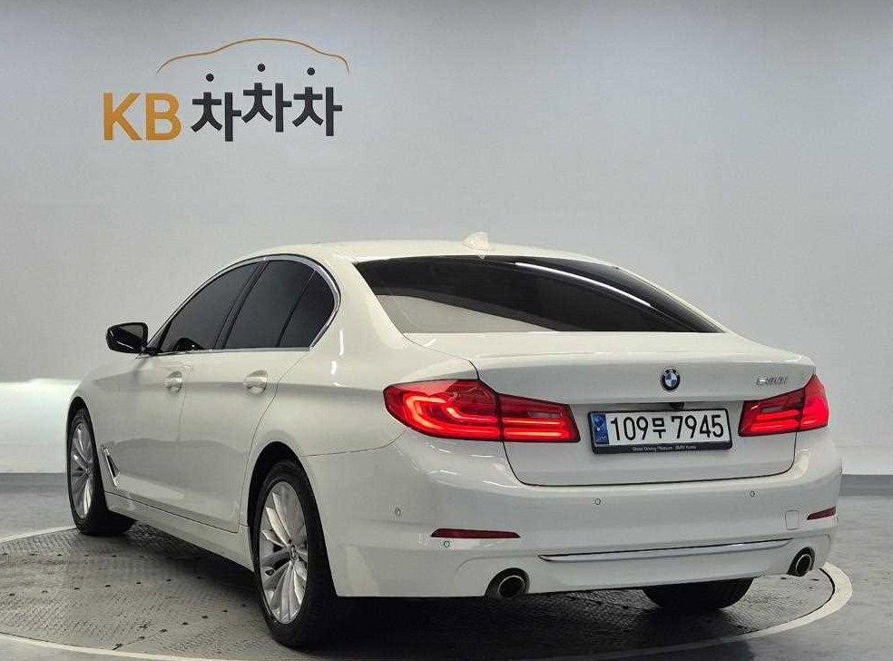 BMW 5시리즈 530i 럭셔리 플러스 사진 2