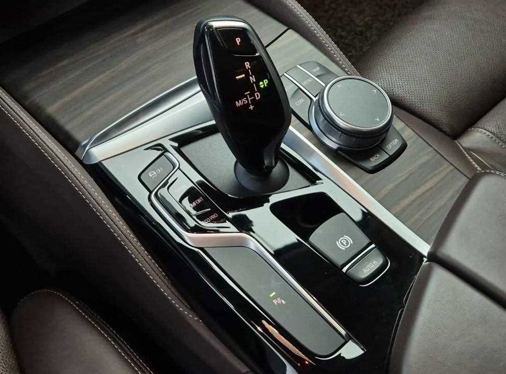 BMW 5시리즈 530i 럭셔리 플러스 사진 8