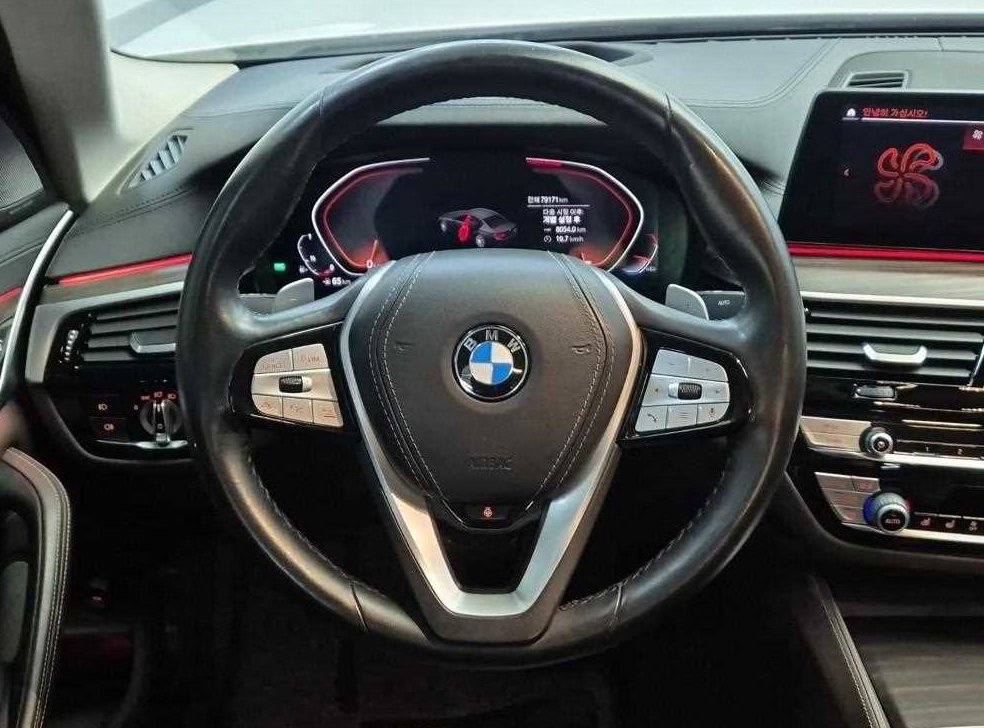 BMW 5시리즈 530i 럭셔리 플러스 사진 9