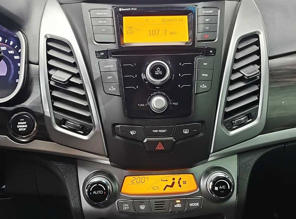 KG모빌리티(쌍용)  코란도 4WD 2.0 어드벤처 사진 10