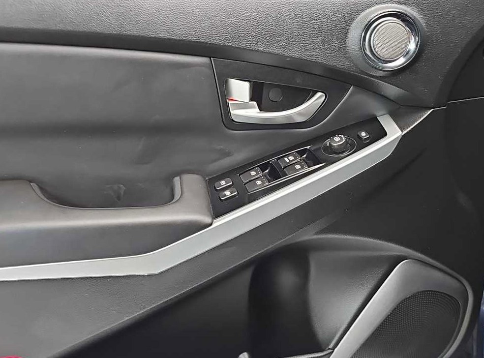 KG모빌리티(쌍용)  코란도 4WD 2.0 어드벤처 사진 16