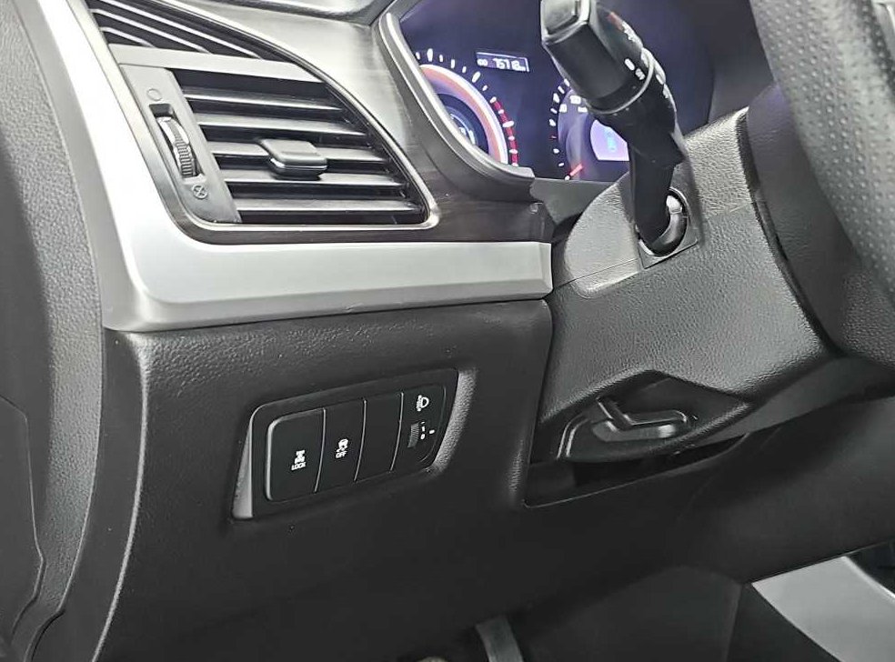 KG모빌리티(쌍용)  코란도 4WD 2.0 어드벤처 사진 17