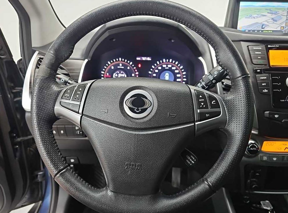 KG모빌리티(쌍용)  코란도 4WD 2.0 어드벤처 사진 9