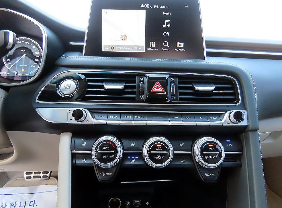 제네시스 G70 3.3T 스포츠 AWD 사진 14