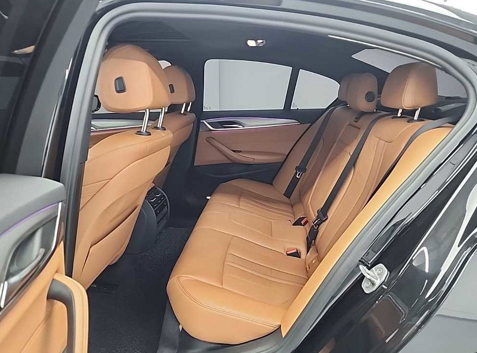 BMW 5시리즈 530i M 스포츠 플러스 사진 12