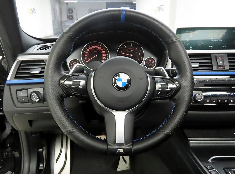 BMW 3시리즈 320d 사진 8
