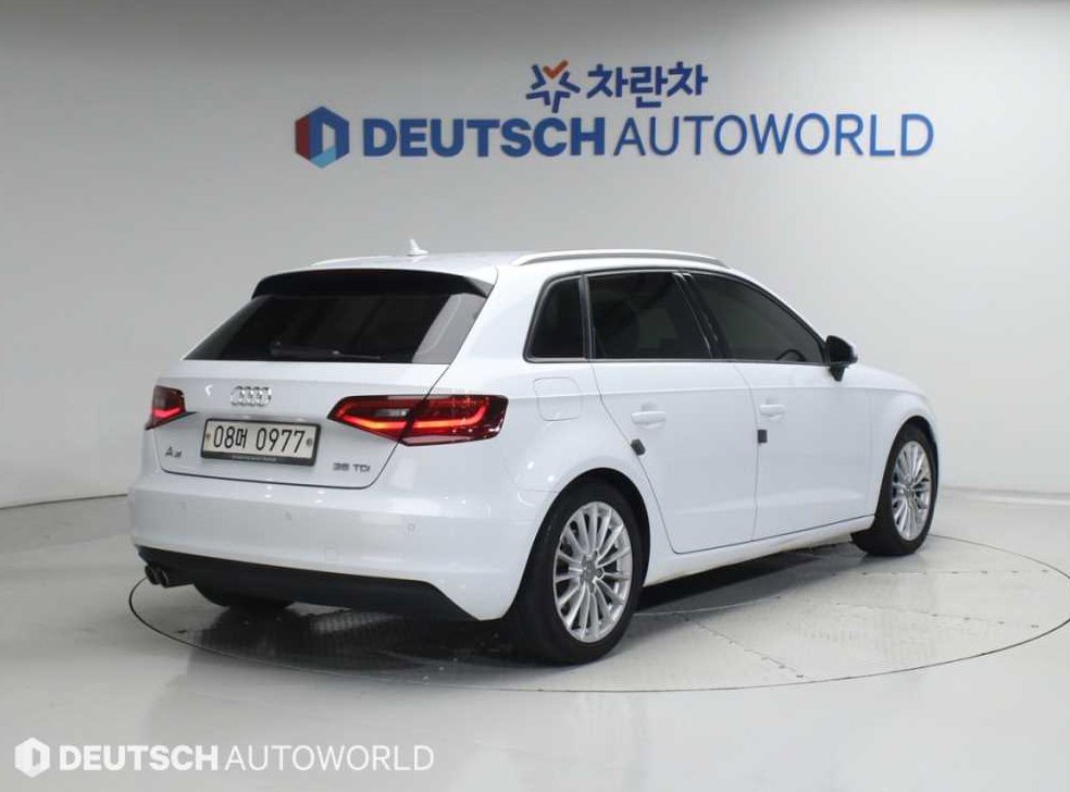 아우디 A3 2.0 TDI 스포트백 다이나믹 사진 3
