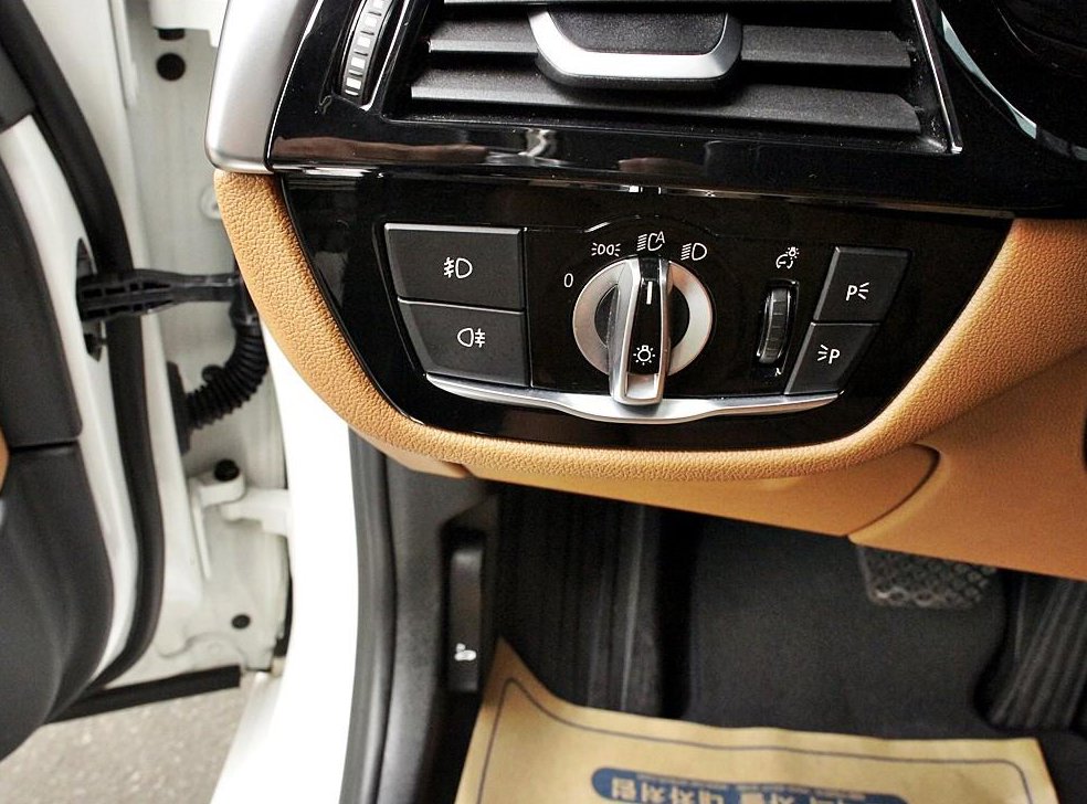 BMW 5시리즈 520i 럭셔리 사진 13