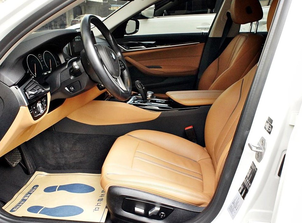 BMW 5시리즈 520i 럭셔리 사진 5