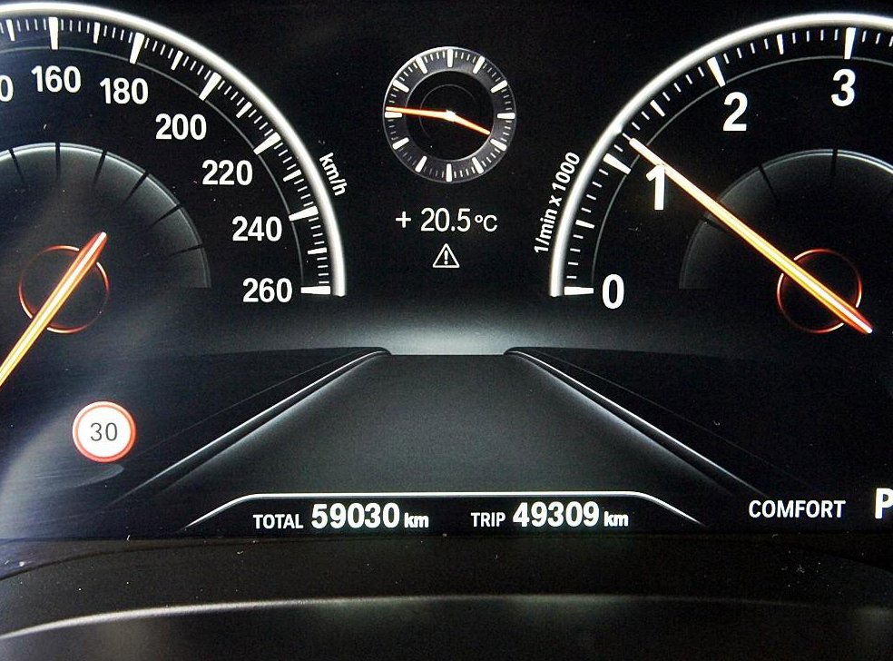 BMW 5시리즈 520i 럭셔리 사진 9