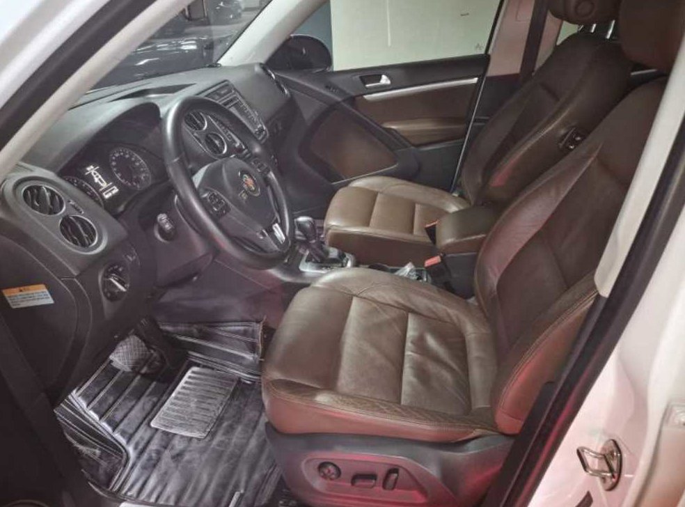폭스바겐 티구안 2.0 TDI 컴포트 사진 20