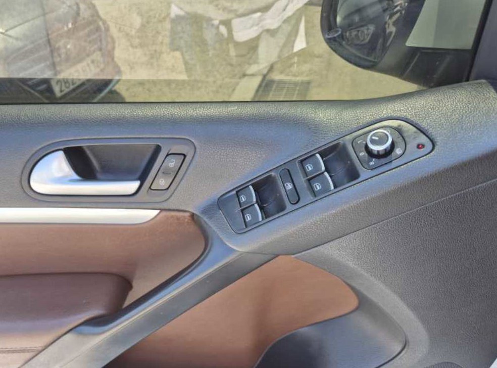 폭스바겐 티구안 2.0 TDI 컴포트 사진 8