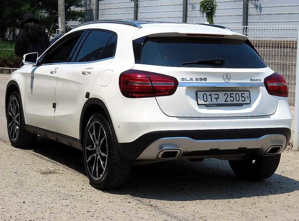 벤츠 GLA 클래스 GLA250 4MATIC 사진 3