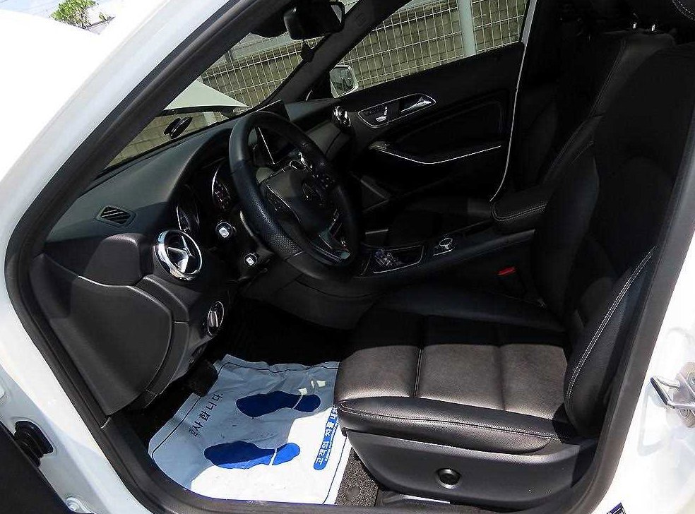 벤츠 GLA 클래스 GLA250 4MATIC 사진 5