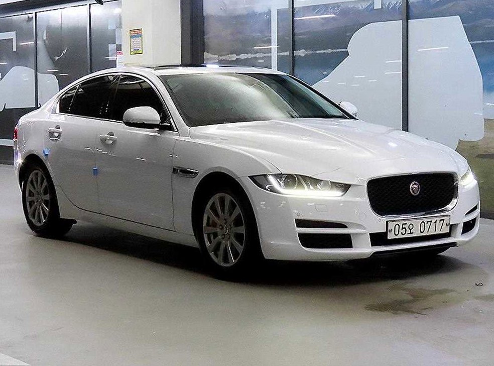 재규어 XE 2.0T 프레스티지