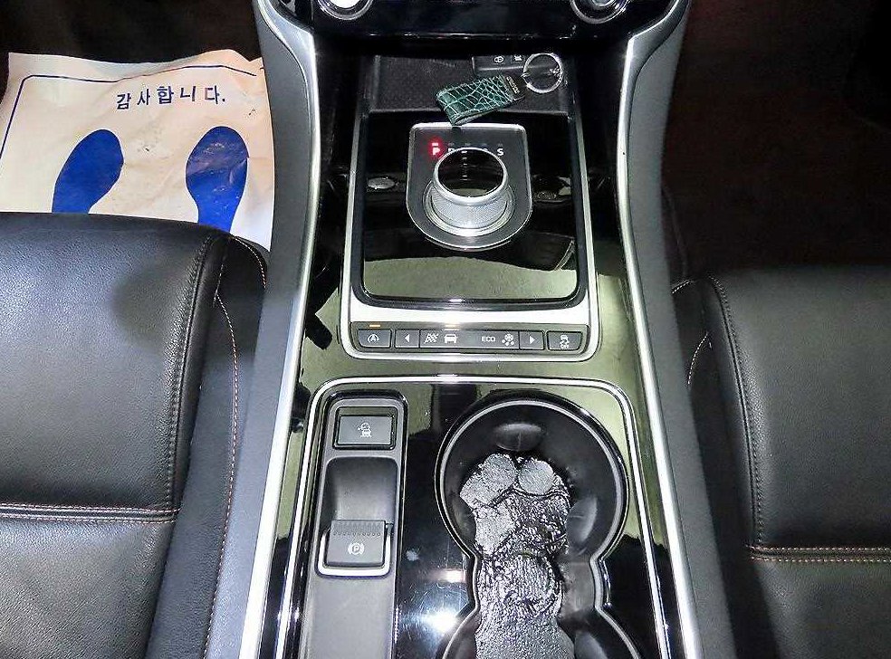 재규어 XE 2.0T 프레스티지 사진 12