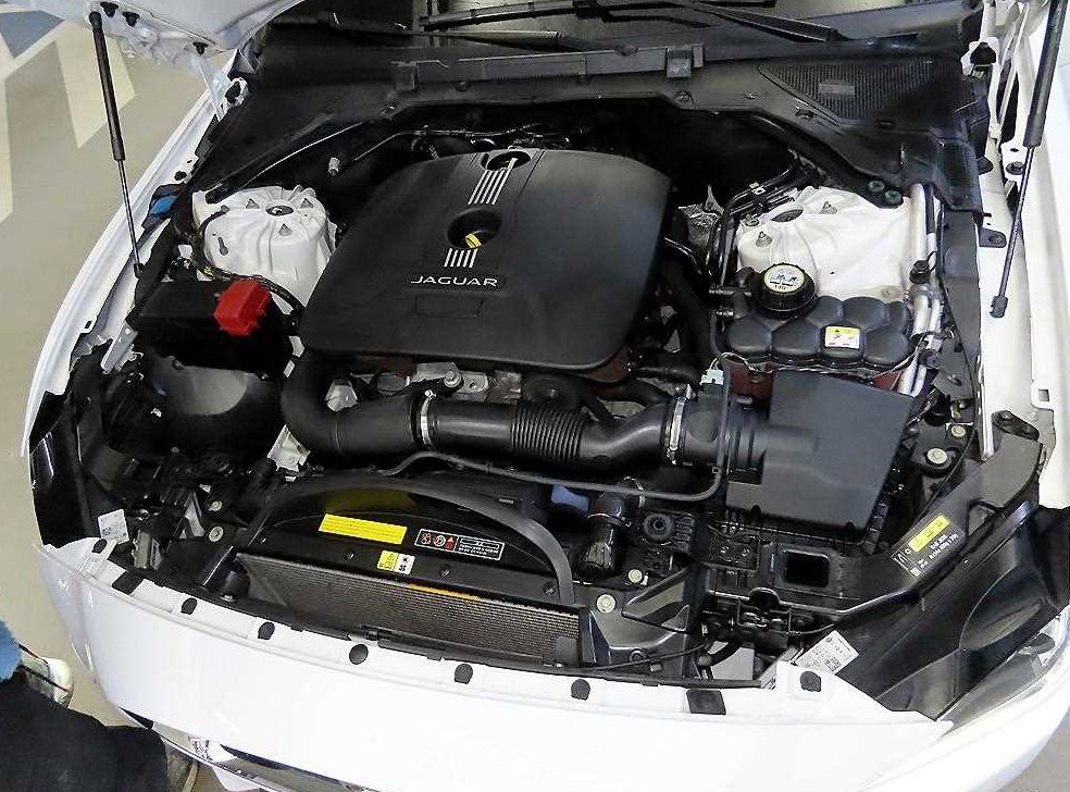재규어 XE 2.0T 프레스티지 사진 18