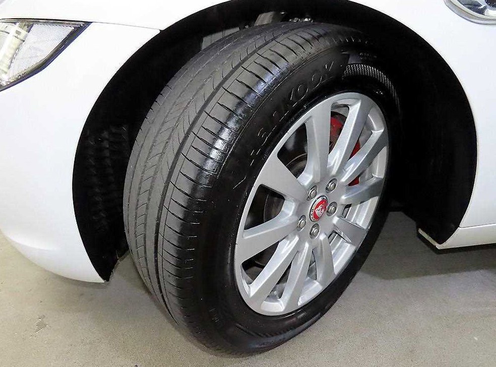 재규어 XE 2.0T 프레스티지 사진 19