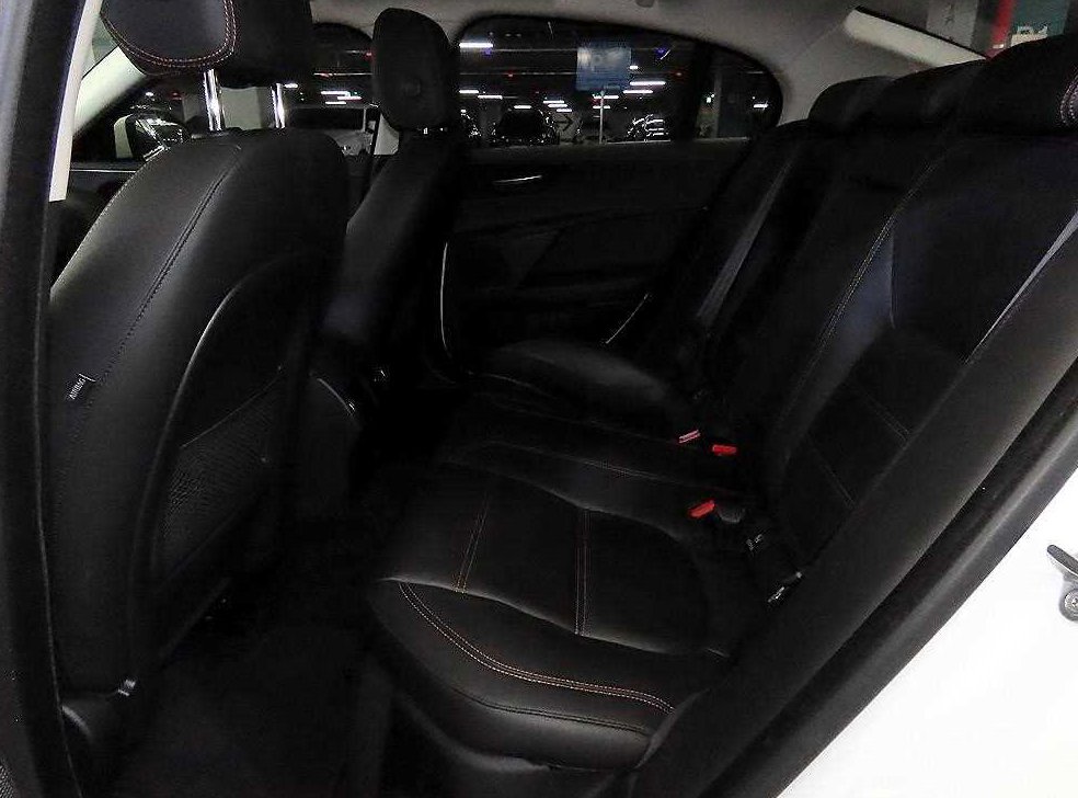 재규어 XE 2.0T 프레스티지 사진 7